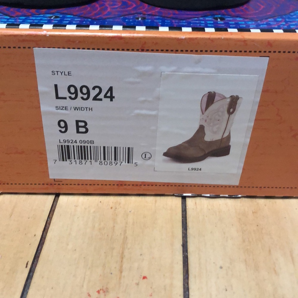 Justin Gypsy Short Square Toe Boots, size 9 - Picture 6 of 7